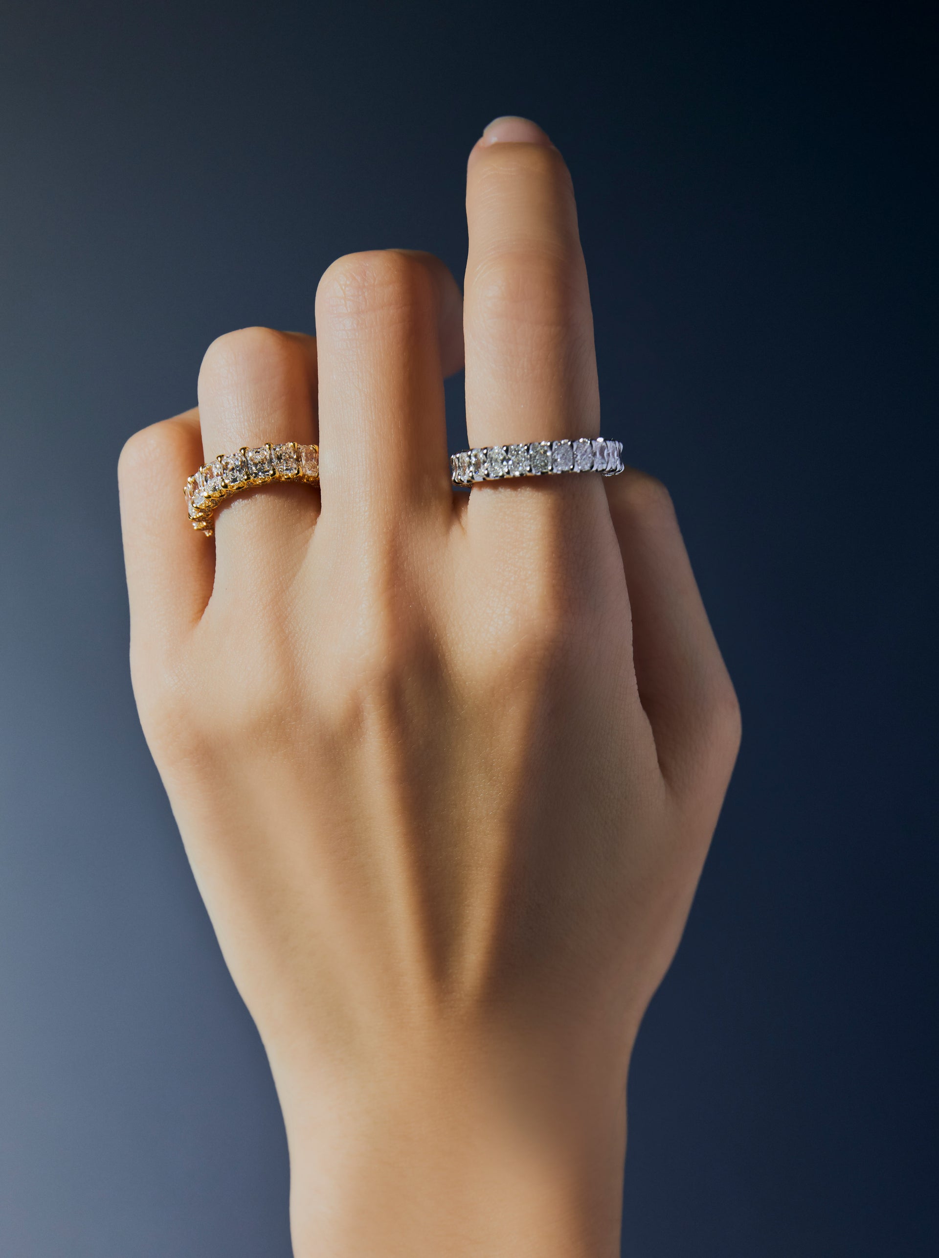 蒂恩形切割側鑲排鑽戒