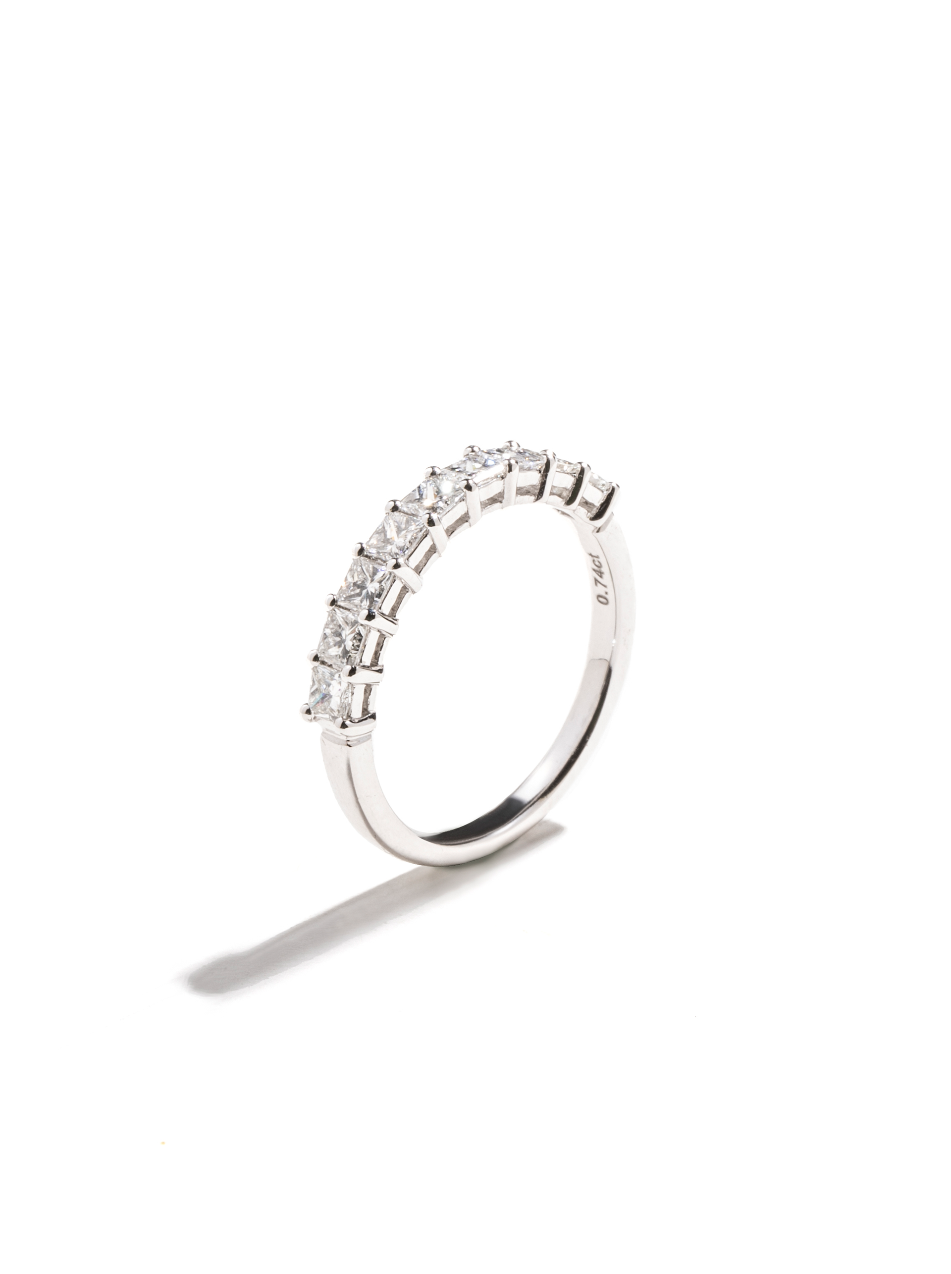 半圈公主方鑽爪鑲戒