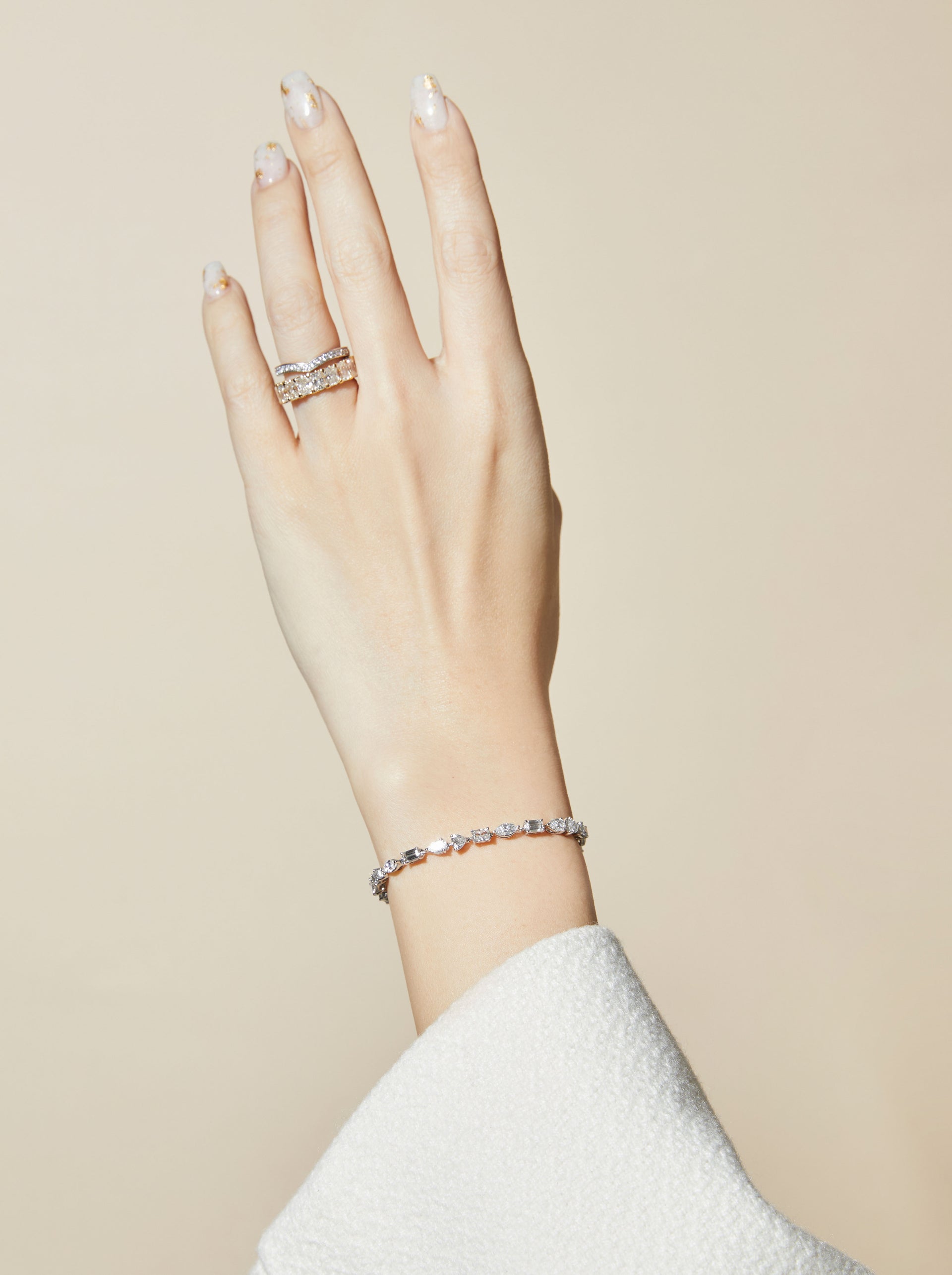 ETERNITY 多型切割爪鑲鑽石手鍊